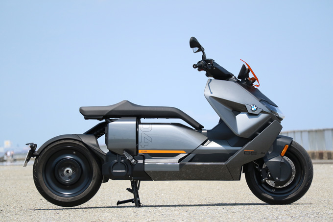 BMW Motorrad CE04（2022）試乗インプレ / バイクのEV化の先端を走る、BMWの最新電動スクーター 02画像