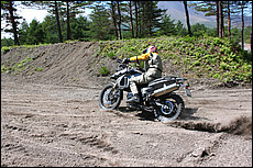 以前R1200GSで山田純インストラクターのスクールに参加した効果と今回の効果がプラスされ、何の不安もなく乗れています。スクールは奥が深い！