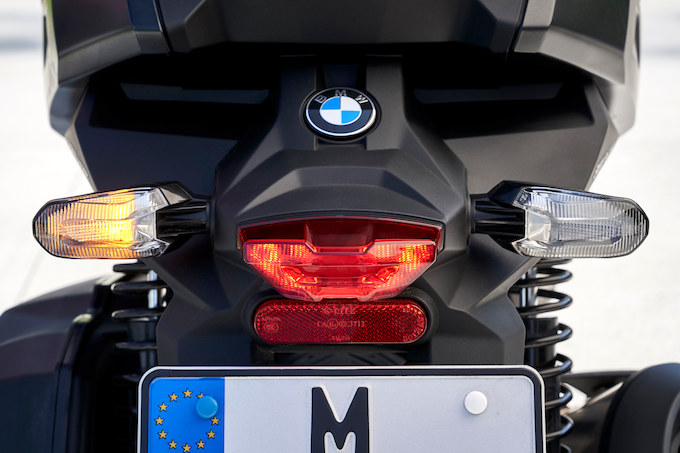 BMW Motorrad C400X／軽快さの中にハイテクを満載！ 手軽に楽しめるミドルスクーターの画像
