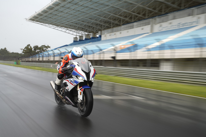 BMW Motorrad s1000rr /BMW Motorrad s1000rr /BMW 新型S1000RRの海外試乗インプレッションの画像