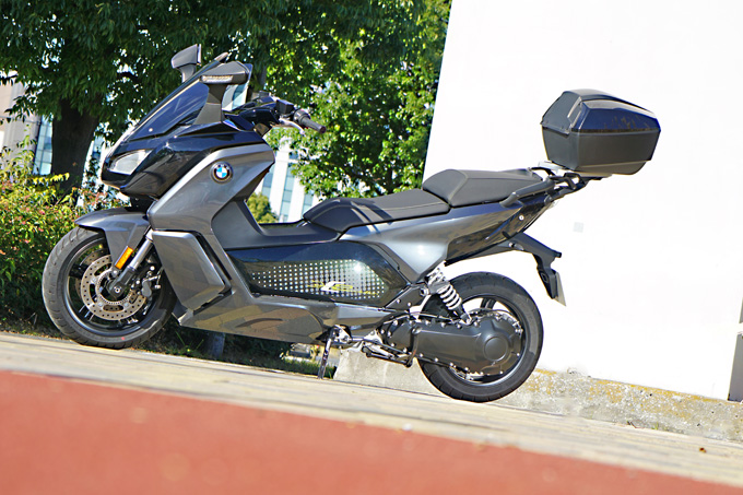 BMW Motorrad　C evolution（2020）試乗インプレ / 近い将来天下を取り得る素質を凝縮の04画像
