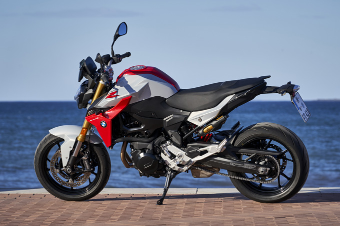 BMW Motorrad F900R（2020）/ ワインディングがめちゃ楽しい新世代ロードスター、新型「F900R」海外試乗インプレの画像