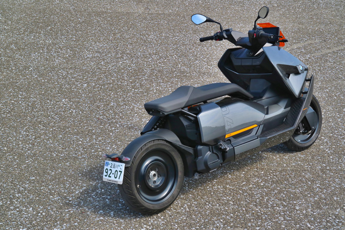 BMW Motorrad CE04（2022）試乗インプレ / バイクのEV化の先端を走る、BMWの最新電動スクーター 11画像