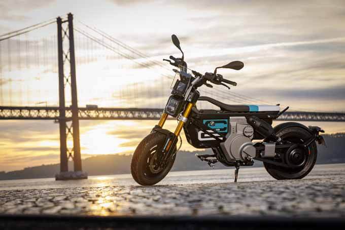 【BMW Motorrad CE 02 海外試乗記】どこまでも自由でお気楽、でも走りはめちゃ楽しい！10画像