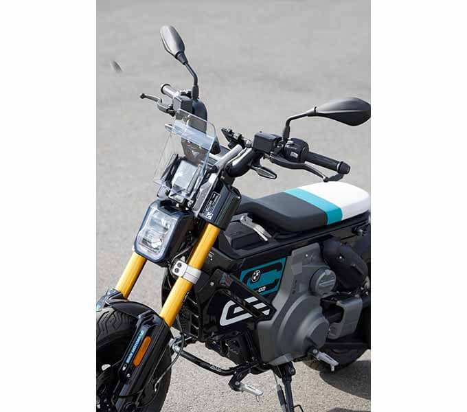 【BMW Motorrad CE 02 海外試乗記】どこまでも自由でお気楽、でも走りはめちゃ楽しい！11画像