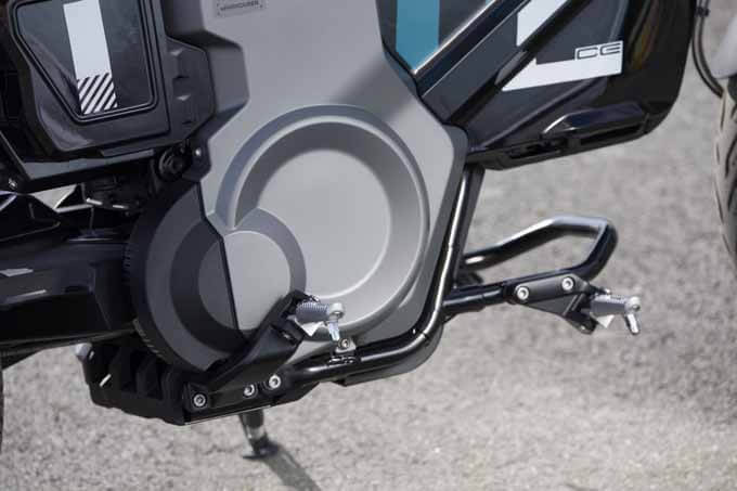 【BMW Motorrad CE 02 海外試乗記】どこまでも自由でお気楽、でも走りはめちゃ楽しい！12画像