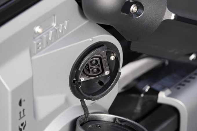 【BMW Motorrad CE 02 海外試乗記】どこまでも自由でお気楽、でも走りはめちゃ楽しい！17画像