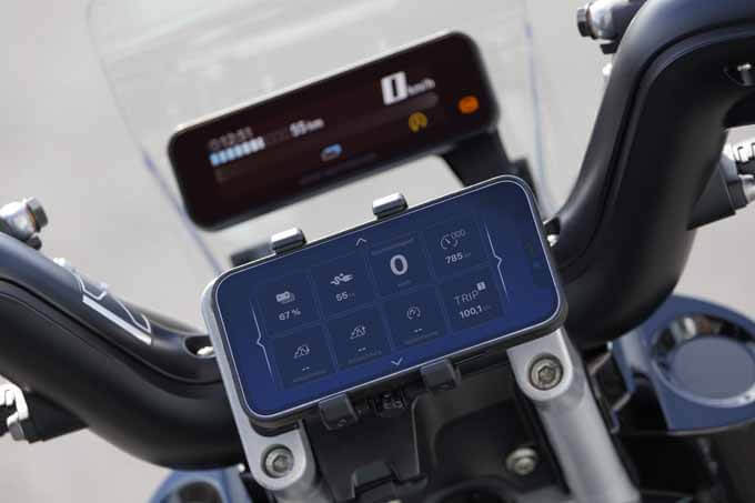 【BMW Motorrad CE 02 海外試乗記】どこまでも自由でお気楽、でも走りはめちゃ楽しい！19画像