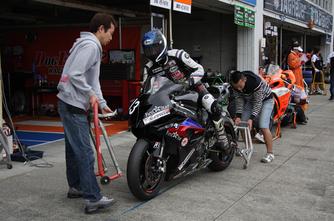 S1000RRレースの画像