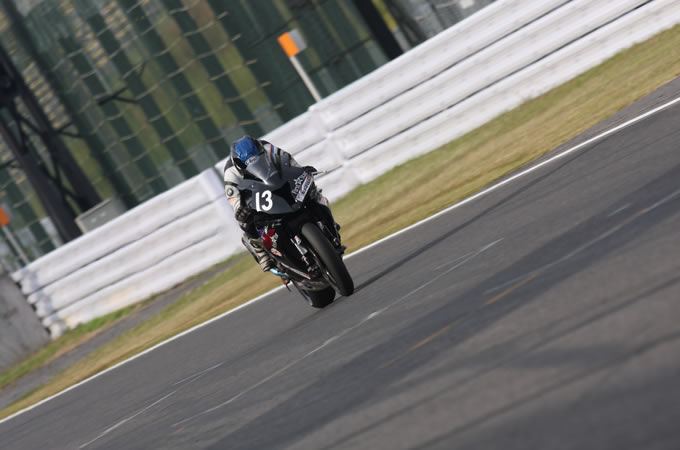 S1000RRレースの画像