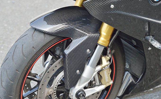 大阪のパーツメーカー『才谷屋』が手掛けるBMWのS1000RR用カーボン