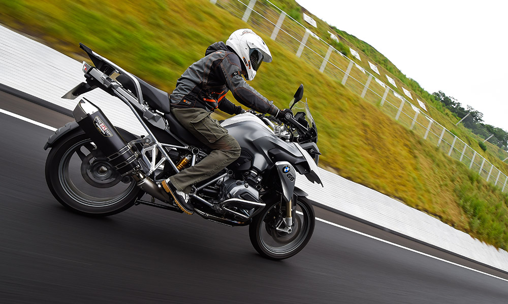 ヨシムラジャパンがR1200GS用スリップオンマフラーをラインナップ │バージンBMW