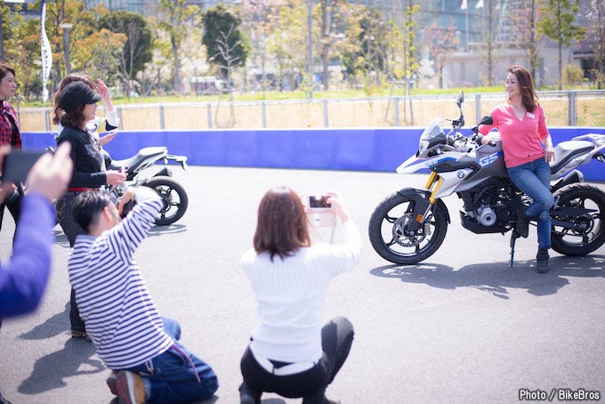 50名のバイク女子が集結！ レディースカフェミーティングの画像