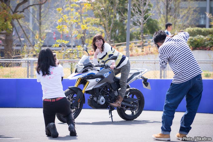 50名のバイク女子が集結！ レディースカフェミーティングの画像