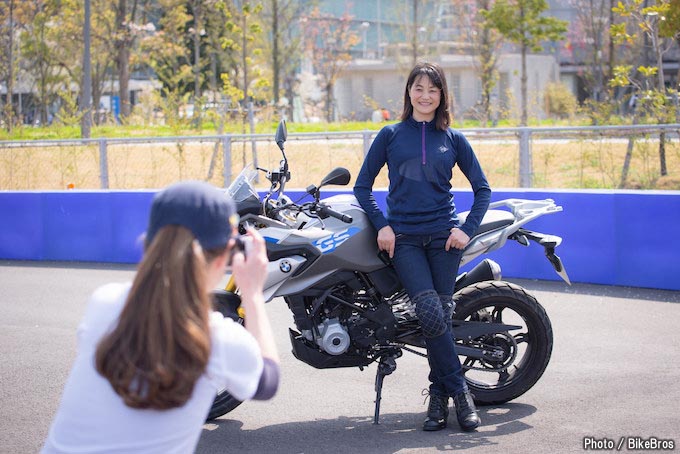 50名のバイク女子が集結！ レディースカフェミーティングの画像