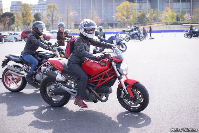 50名のバイク女子が集結！ レディースカフェミーティングの画像