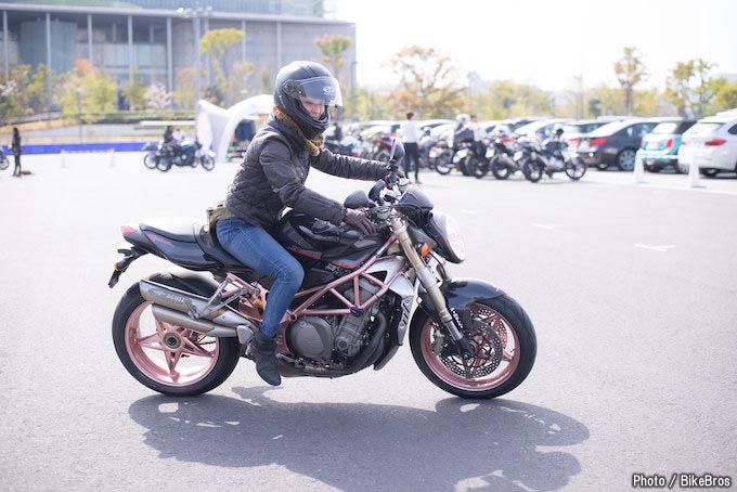 50名のバイク女子が集結！ レディースカフェミーティングの画像