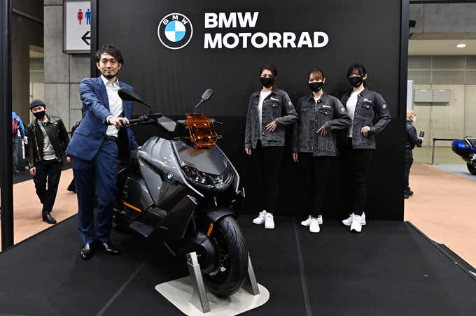 注目の電動バイクCE04などが展示された「東京モーターサイクルショー2022」BMWモトラッドブースレポートの03画像