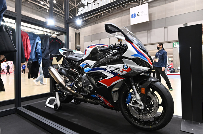 注目の電動バイクCE04などが展示された「東京モーターサイクルショー2022」BMWモトラッドブースレポートの12画像