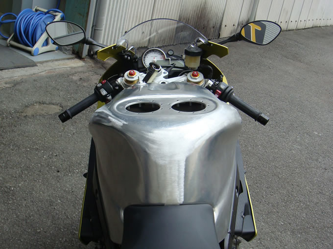S1000RR鈴鹿8耐参戦記の画像