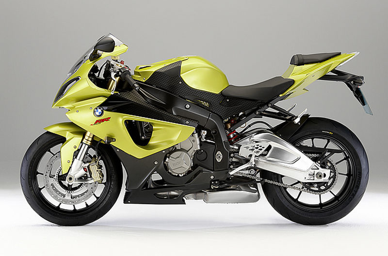 S1000RR（2009-） スペックと燃費 年式別モデルカタログ