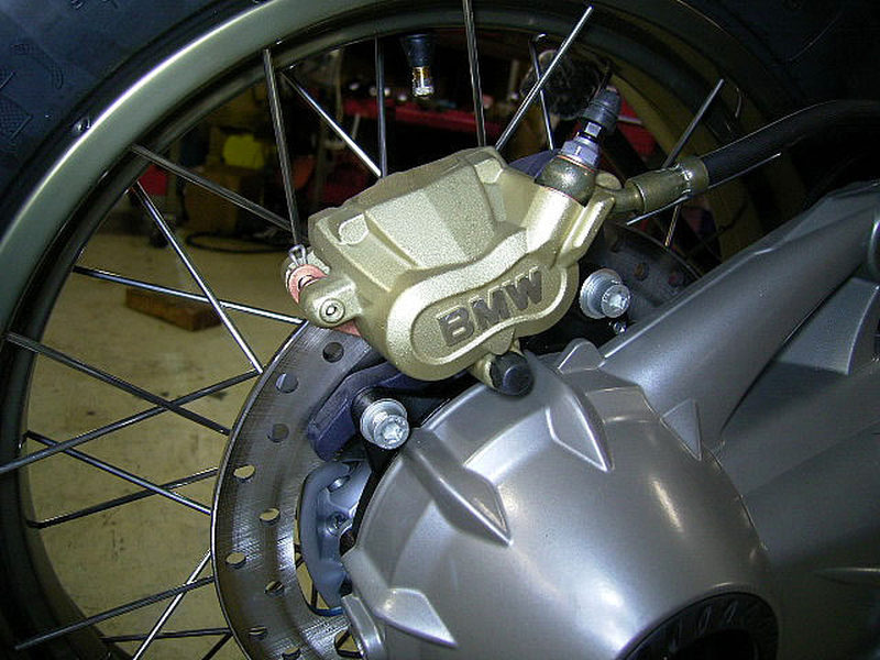 A776 R1200R フロントブレーキキャリパー左右 TOKICO　BMW 検索 R1200GS R1200S R1200RT