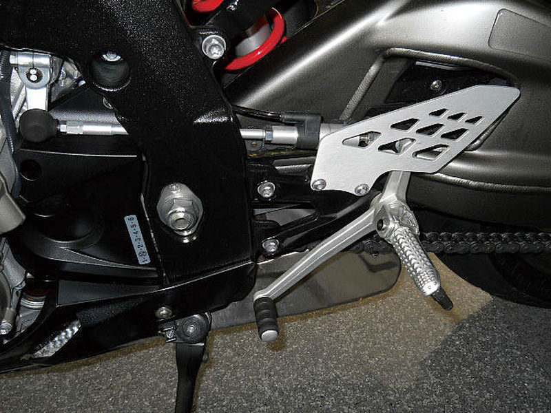BMW S1000フロントブレーキ左側 第7回 駆動系 S1000RR編 | バージンBMW