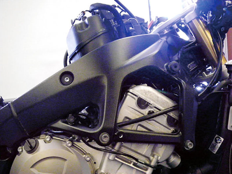 第8回 フレーム・サスペンション S1000RR編 | バージンBMW