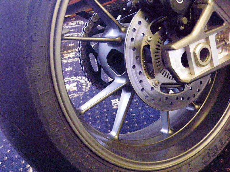 第11回 ホイール・タイヤ S1000RR編 | バージンBMW