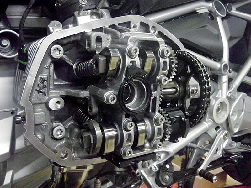 第2回 シリンダーヘッド R1200GS編 | バージンBMW