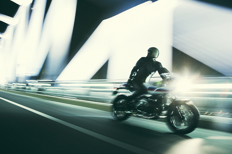 ヘリテージの BMW R nineT Racerにフィーチャー「それは、カフェ