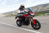 BMW Motorrad F900XR（2020）/ 長い足が路面をつかむスポーティで快適な万能マシンをインプレの画像