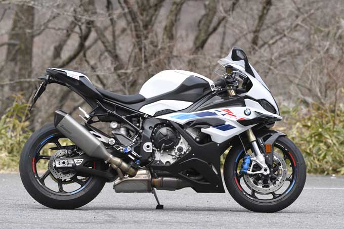 BMW Motorrad S1000RR(2023)試乗インプレ /先代以前とは似て非なるキャラクターを、ストリートで実感 02画像