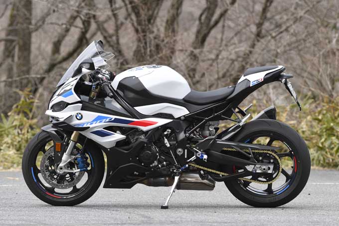 BMW Motorrad S1000RR(2023)試乗インプレ /先代以前とは似て非なるキャラクターを、ストリートで実感 03画像