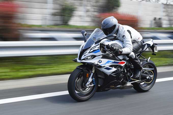 BMW Motorrad S1000RR(2023)試乗インプレ /先代以前とは似て非なるキャラクターを、ストリートで実感 11画像