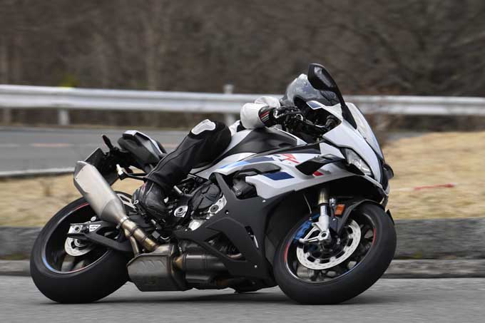 BMW Motorrad S1000RR(2023)試乗インプレ /先代以前とは似て非なるキャラクターを、ストリートで実感 メイン画像