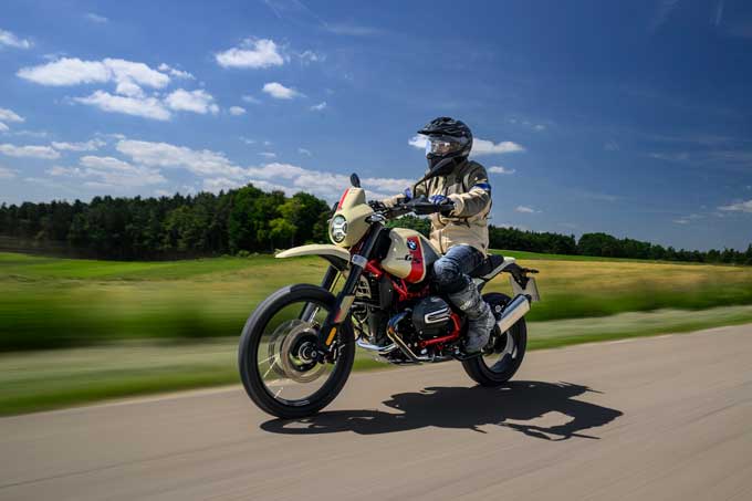 【BMW Motorrad ce02海外試乗記】磨かれた運動神経が魅せるドラマチックな走03画像