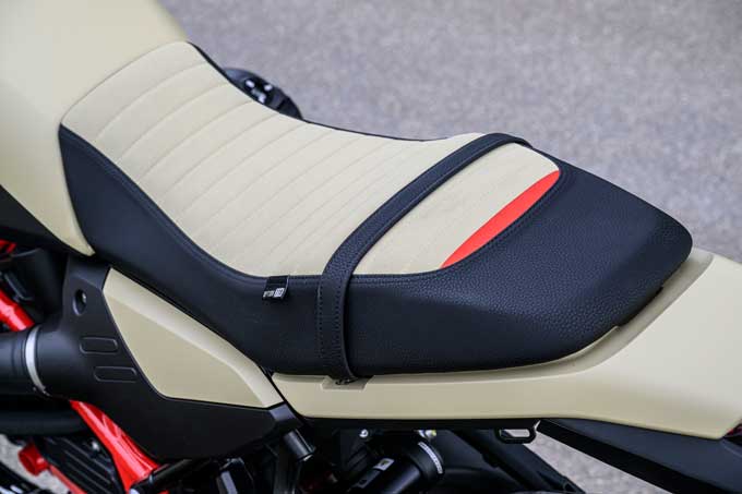 【BMW Motorrad新型R 12 G/S 海外試乗記】レトロなルックスに本気の性能。空油冷ボクサーを愛するあなたへ──13画像