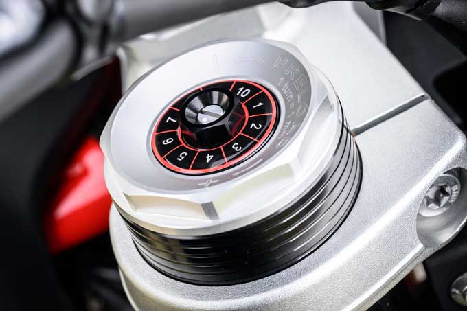 【BMW Motorrad新型R 12 G/S 海外試乗記】レトロなルックスに本気の性能。空油冷ボクサーを愛するあなたへ──14画像