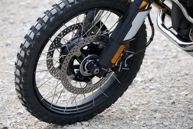 【BMW Motorrad新型R 12 G/S 海外試乗記】レトロなルックスに本気の性能。空油冷ボクサーを愛するあなたへ──16画像