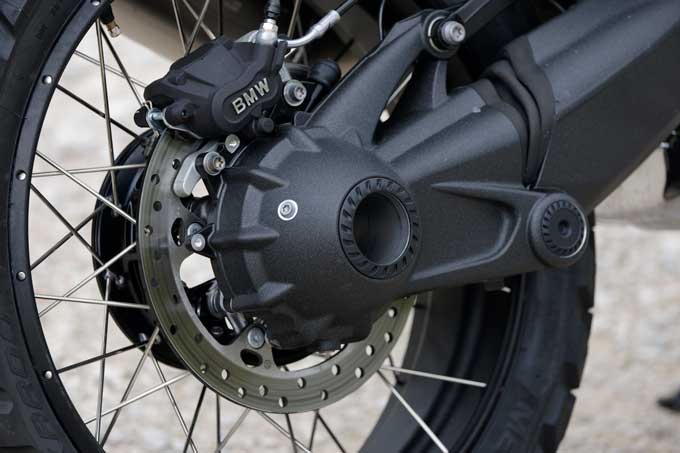 【BMW Motorrad新型R 12 G/S 海外試乗記】レトロなルックスに本気の性能。空油冷ボクサーを愛するあなたへ──17画像