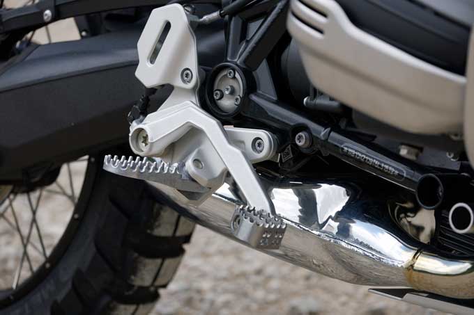 【BMW Motorrad新型R 12 G/S 海外試乗記】レトロなルックスに本気の性能。空油冷ボクサーを愛するあなたへ──19画像