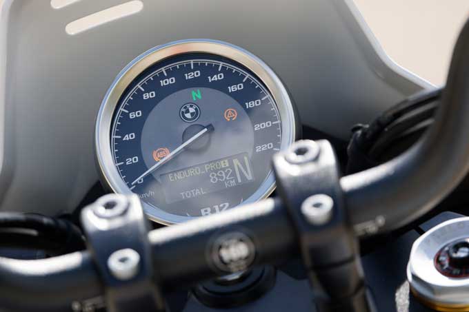 【BMW Motorrad新型R 12 G/S 海外試乗記】レトロなルックスに本気の性能。空油冷ボクサーを愛するあなたへ──22画像