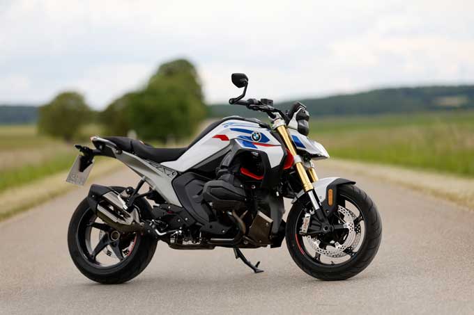 【BMW Motorrad新型R1300R  海外試乗記】軽くて速い！“最速ボクサー”0-100km/h 3.25秒の衝撃08画像