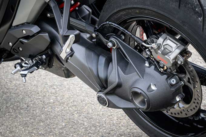 【BMW Motorrad新型R1300R  海外試乗記】軽くて速い！“最速ボクサー”0-100km/h 3.25秒の衝撃09画像