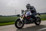 【BMW Motorrad 新型 R1300R  海外試乗記】軽くて速い！“最速ボクサー”0-100km/h 3.25秒の衝撃の画像