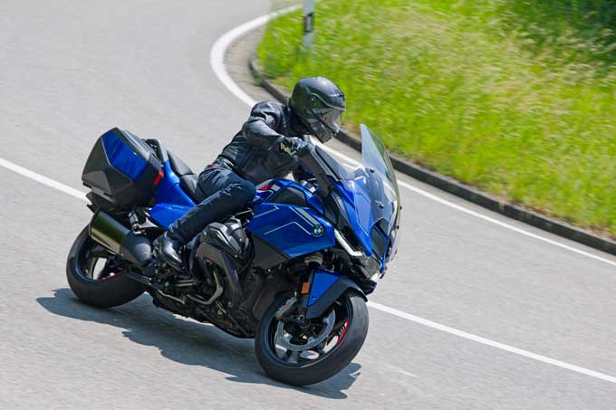 【BMW Motorrad 新型 R1300RT 海外試乗記】もっと遠くへ、快適に、気持ちよく──その答えがここにある04画像