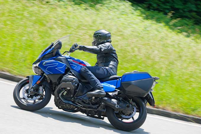 【BMW Motorrad 新型 R1300RT 海外試乗記】もっと遠くへ、快適に、気持ちよく──その答えがここにある08画像