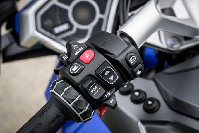 【BMW Motorrad 新型 R1300RT 海外試乗記】もっと遠くへ、快適に、気持ちよく──その答えがここにある 21画像